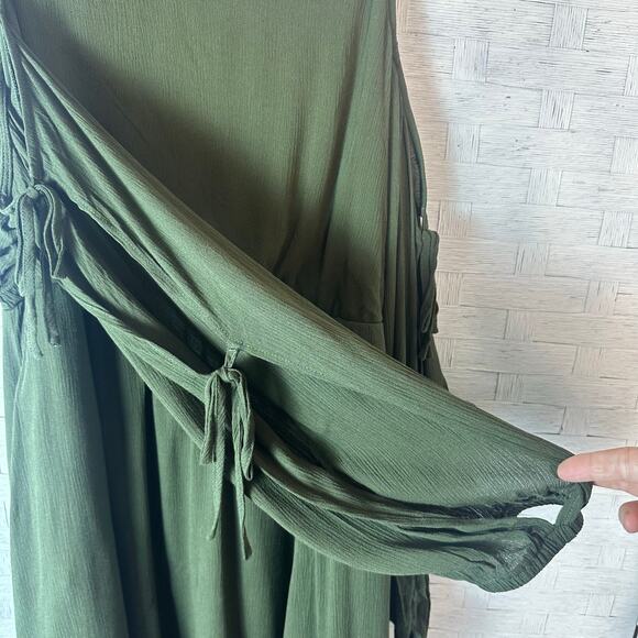 Torrid women’s skater dress cold shoulder gauze hunter Green fall goth plus Size - Picture 7 of 14
